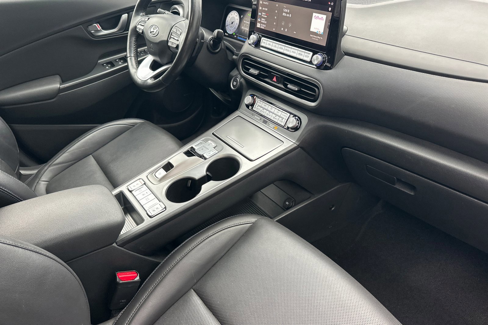 Used 2023 Hyundai Kona Limited w/ Cargo Package image 16