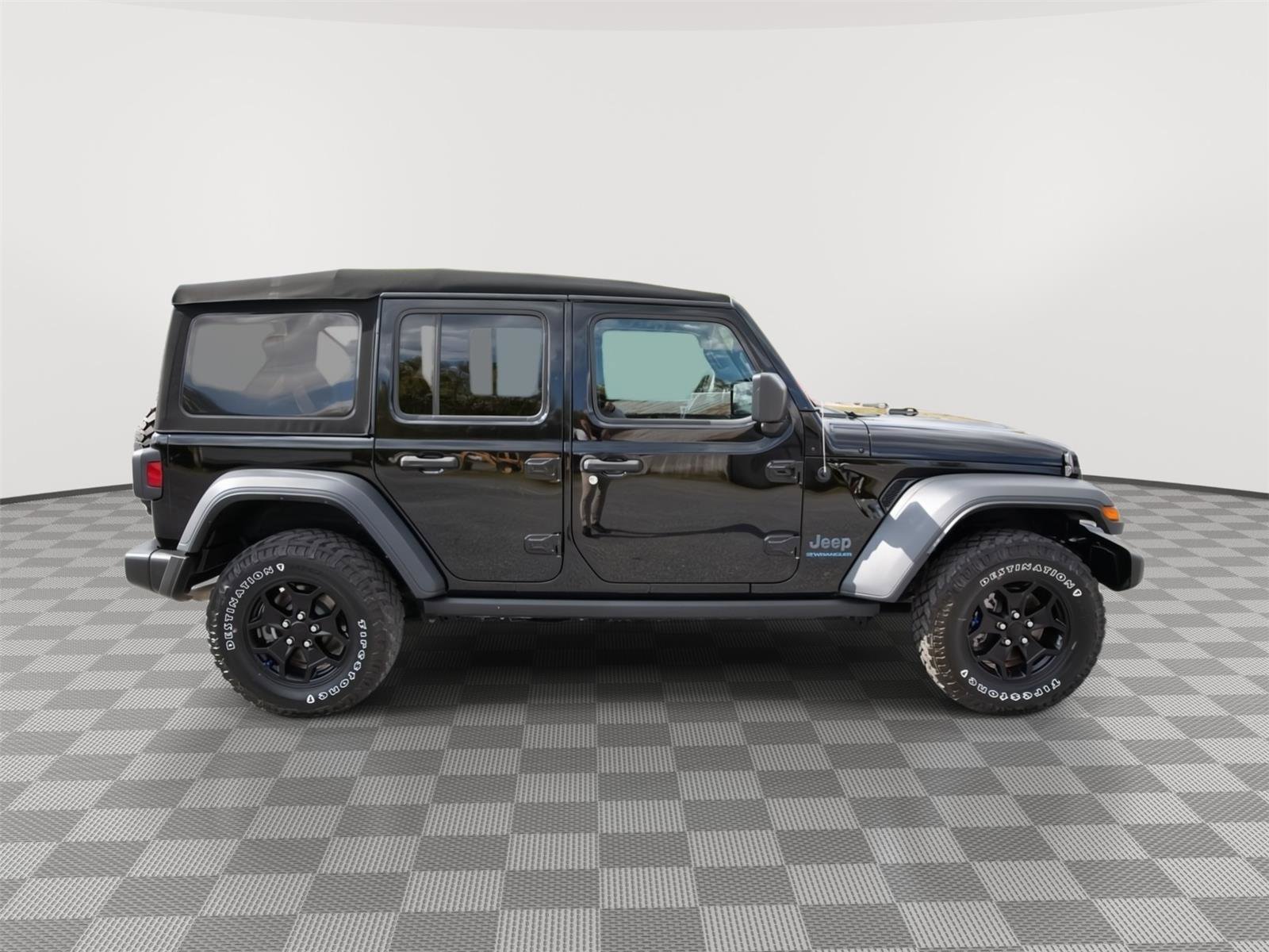 Used 2023 Jeep Wrangler Unlimited w/ Cold Weather Group AWD/4WD image 4