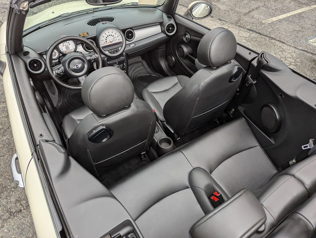 Used 2011 MINI Cooper Convertible FWD image 37