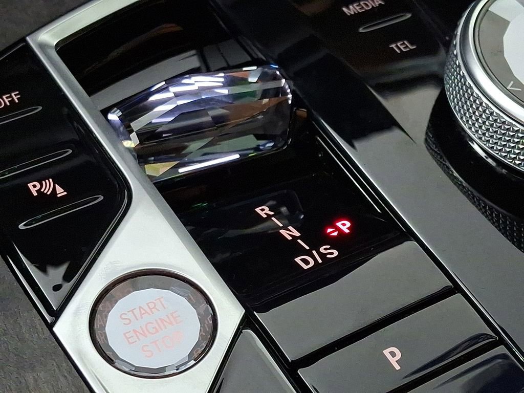 Certified 2024 BMW X7 xDrive40i w/ Executive Package image 19