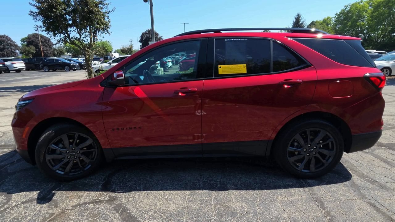 Used 2022 Chevrolet Equinox RS w/ Infotainment Package FWD image 5