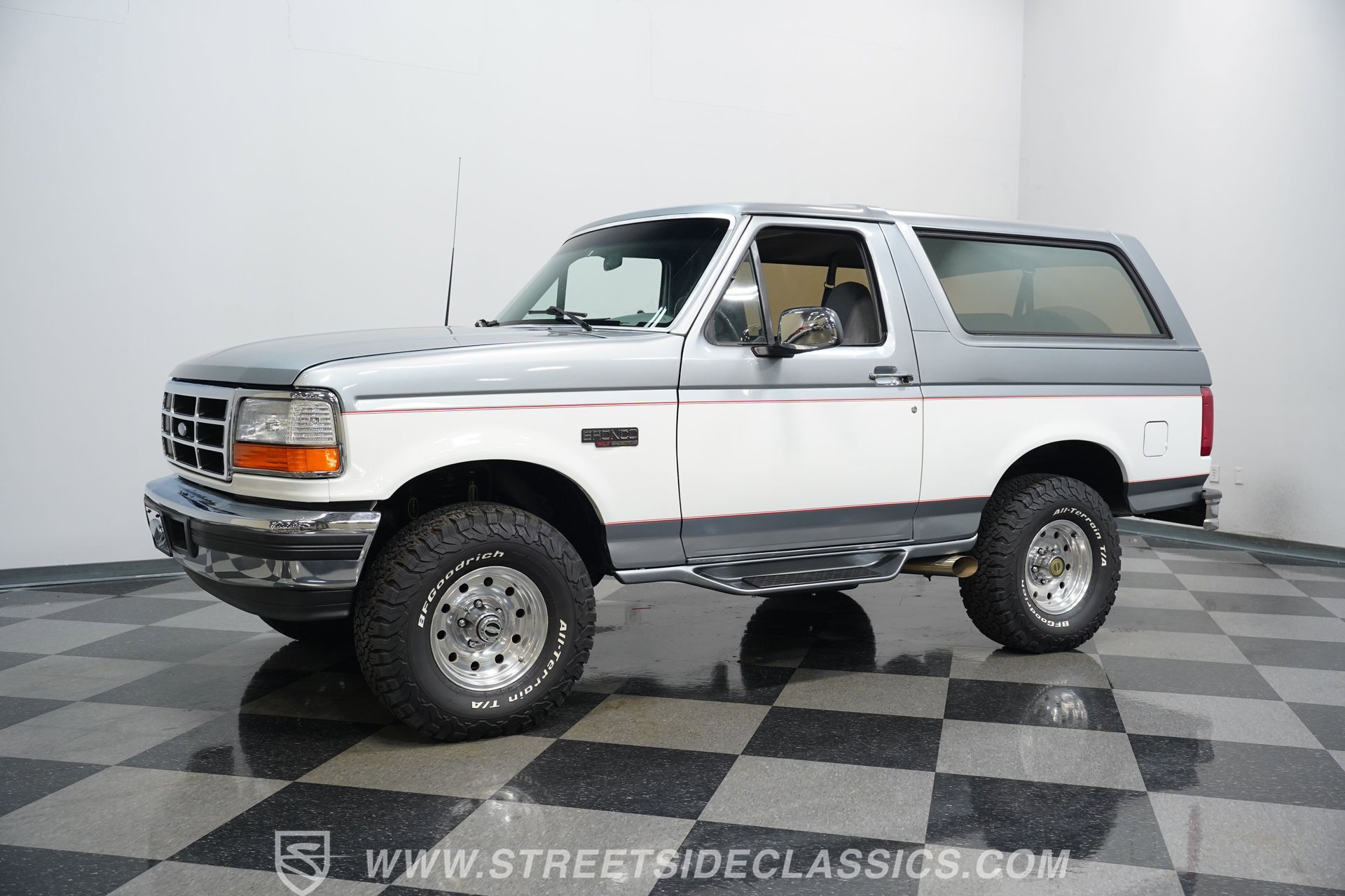 Used 1995 Ford Bronco XLT image 6