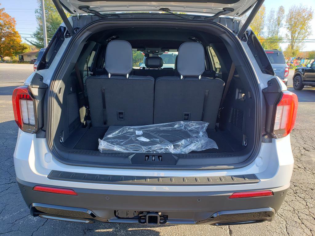 New 2026 Ford Explorer ST-Line image 7