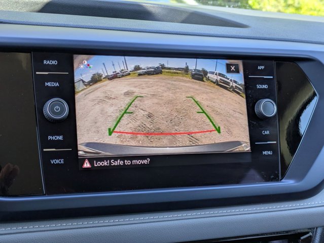 Used 2024 Volkswagen Taos SE image 17