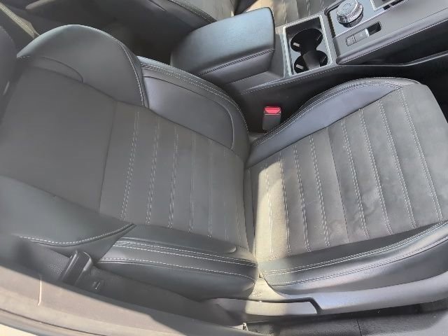 Used 2024 Mitsubishi Outlander SE image 12