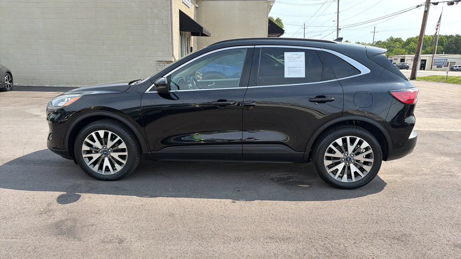 Used 2020 Ford Escape Titanium AWD/4WD image 2