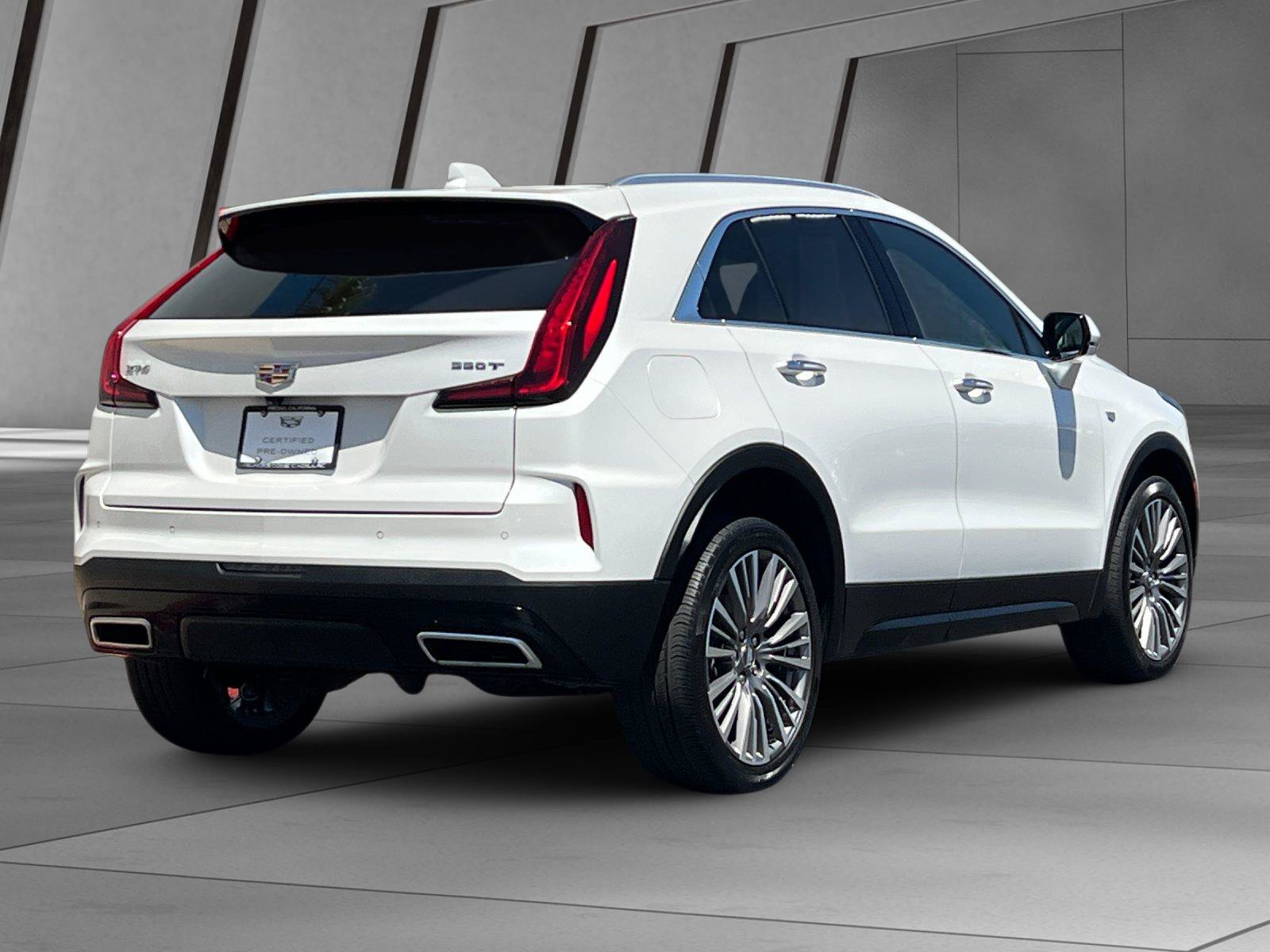 Certified 2024 Cadillac XT4 Premium Luxury FWD image 4