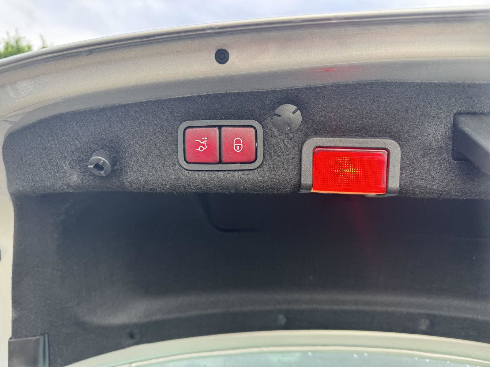 Used 2018 Mercedes-Benz C 300 4MATIC Sedan image 22