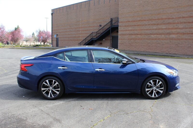 Used 2018 Nissan Maxima Platinum w/ Interior Lighting Package image 5