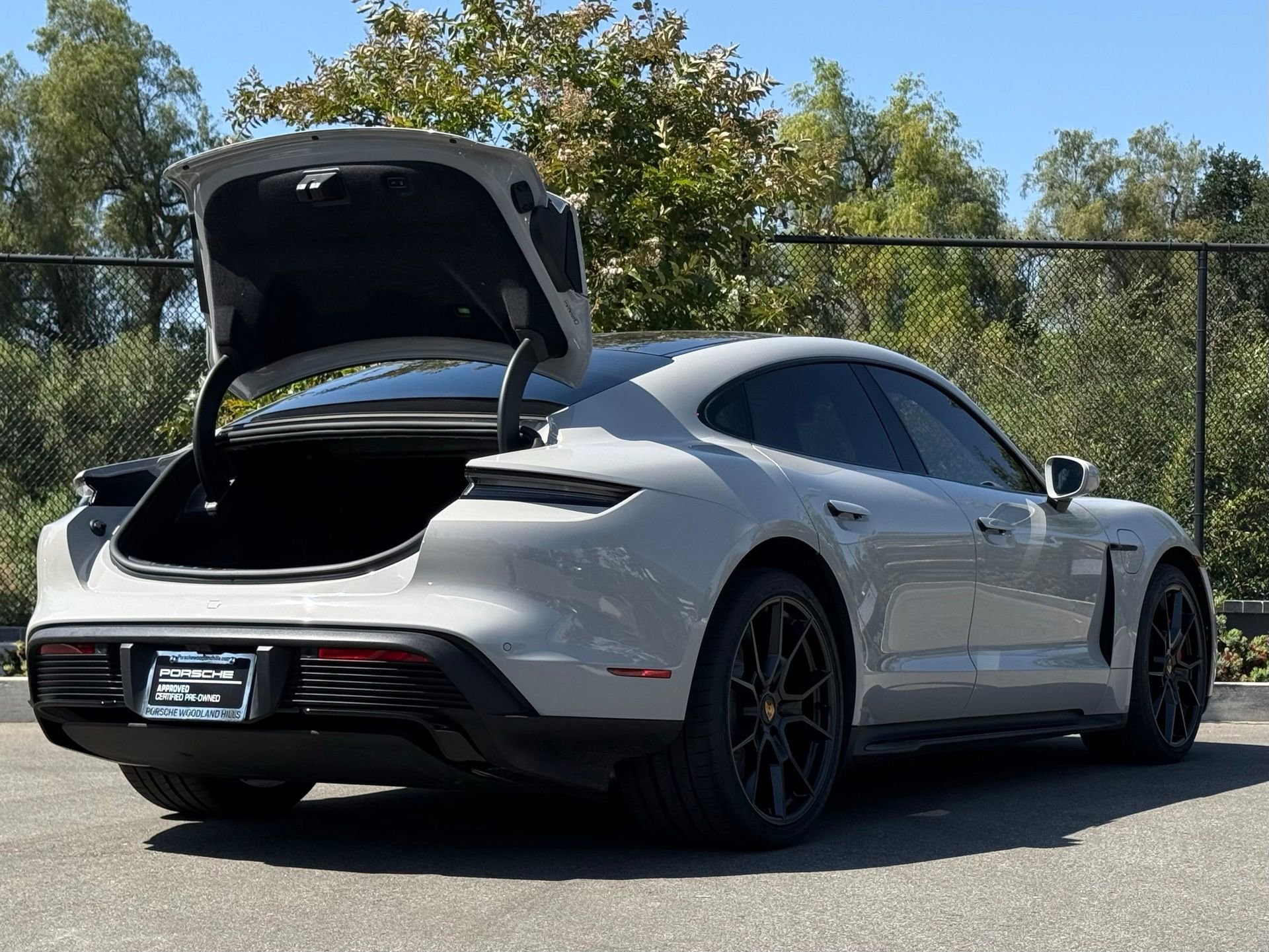 Certified 2022 Porsche Taycan GTS AWD/4WD image 32