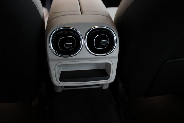 New 2025 Mercedes-Benz C 300 4MATIC Sedan image 34