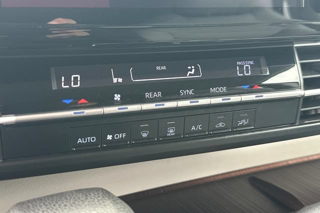 Used 2022 Toyota Sienna LE FWD image 25