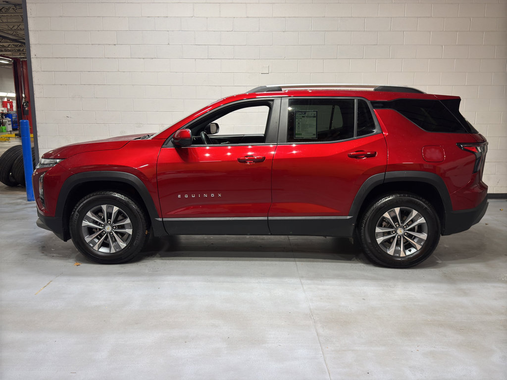 Used 2025 Chevrolet Equinox LT w/ Convenience Package II image 2