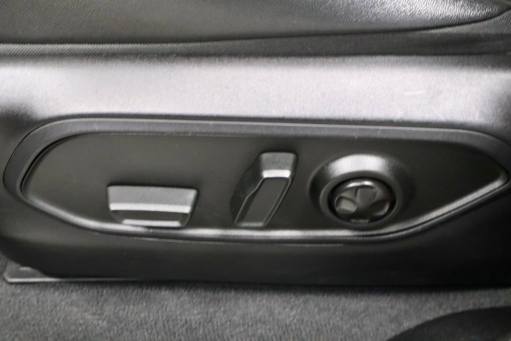 Used 2024 Jeep Grand Cherokee Altitude image 23