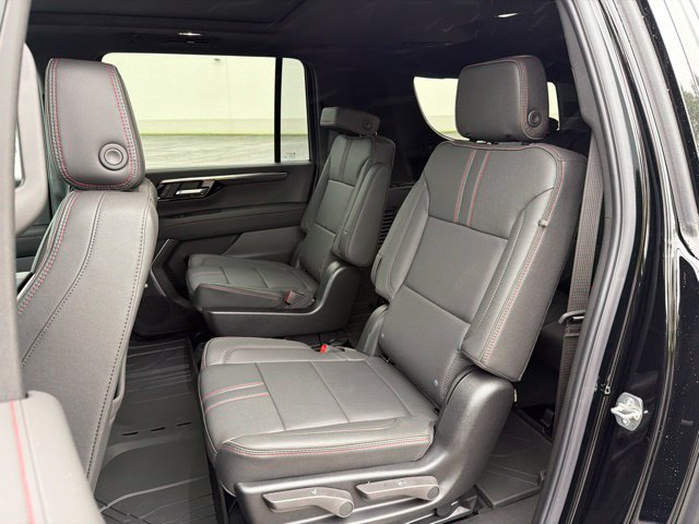 New 2026 Chevrolet Suburban RST w/ RST Capability Package AWD/4WD image 25
