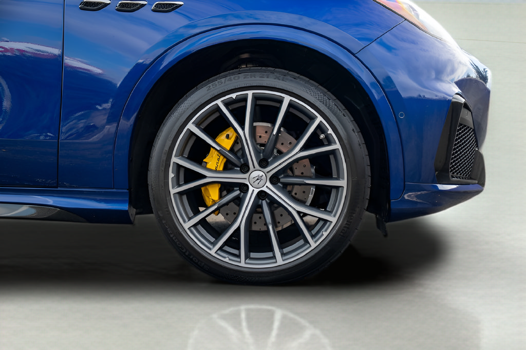 Used 2023 Maserati Grecale Trofeo AWD/4WD image 23