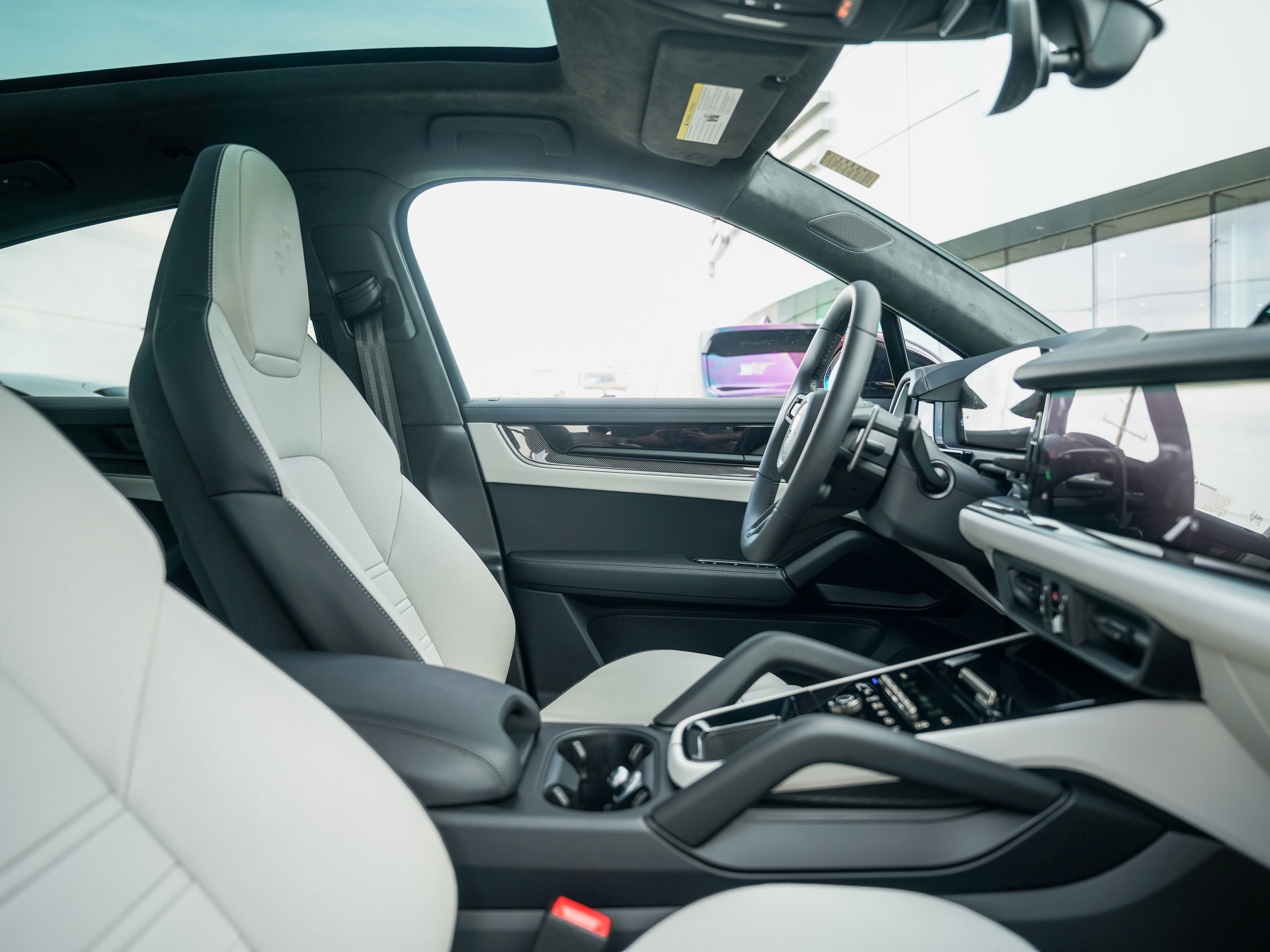 New 2026 Porsche Cayenne Turbo image 34