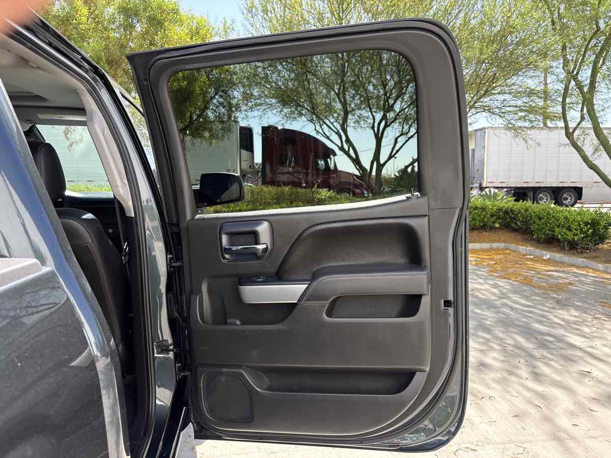 Used 2017 Chevrolet Silverado 1500 LTZ Z71 w/ LTZ Plus Package AWD/4WD image 13
