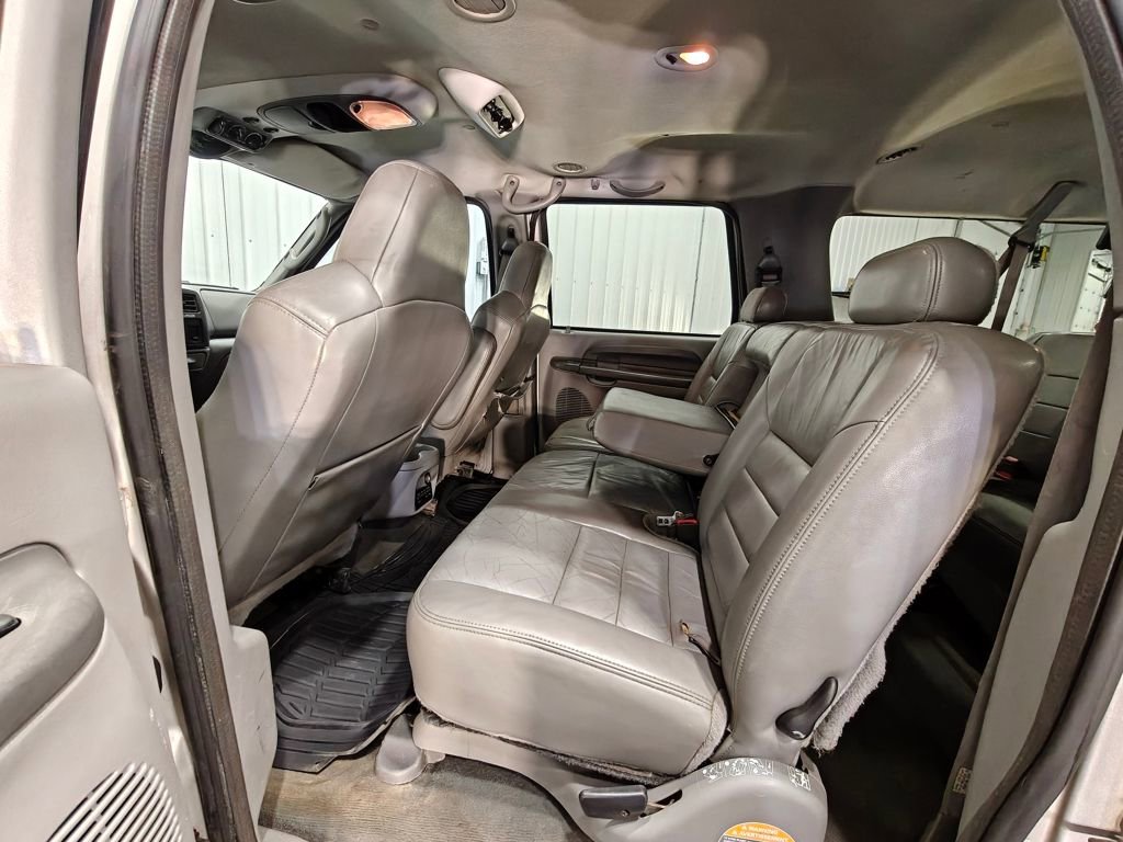 Used 2004 Ford Excursion XLT AWD/4WD image 23