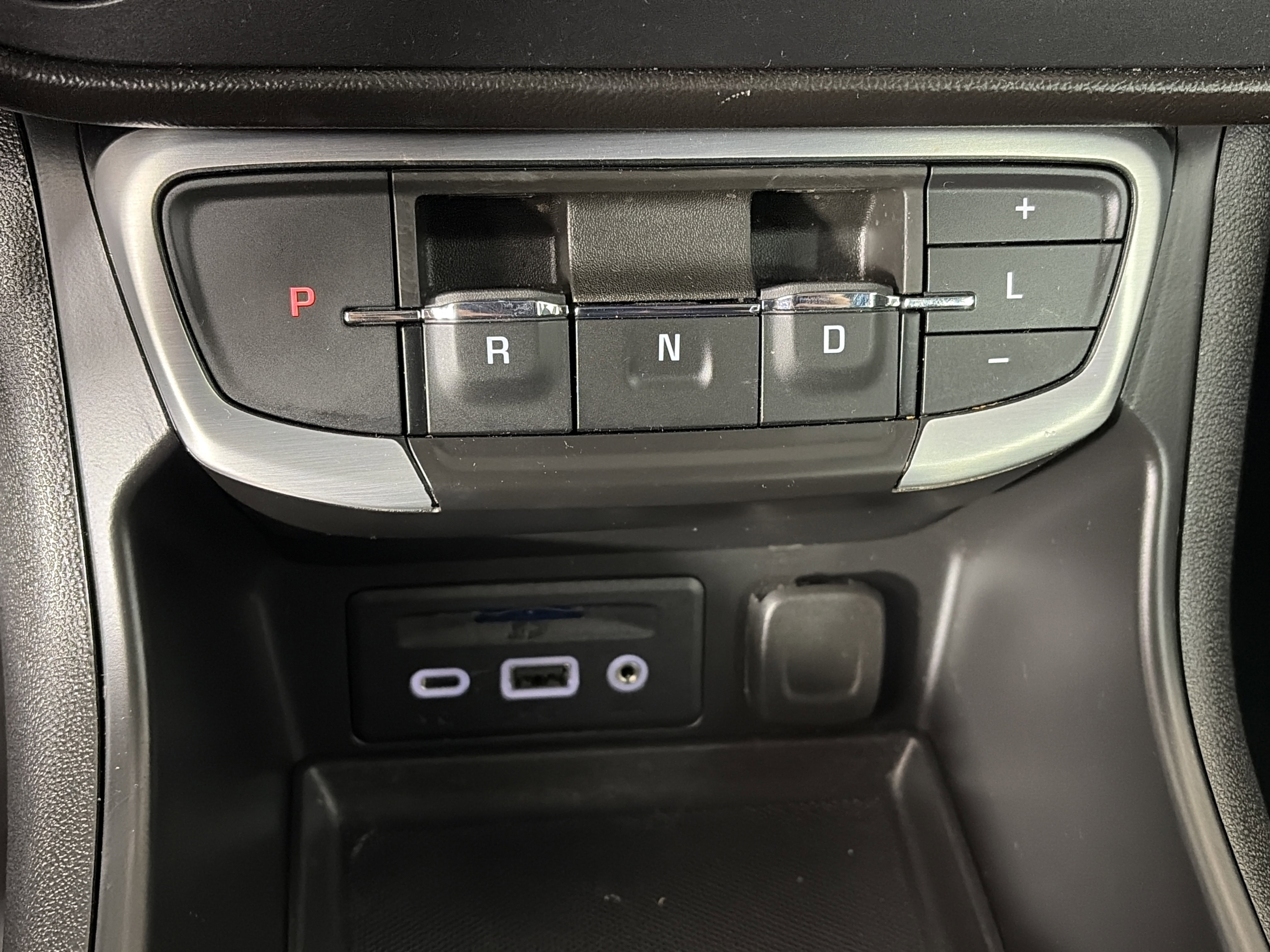 Certified 2023 GMC Terrain SLT image 25