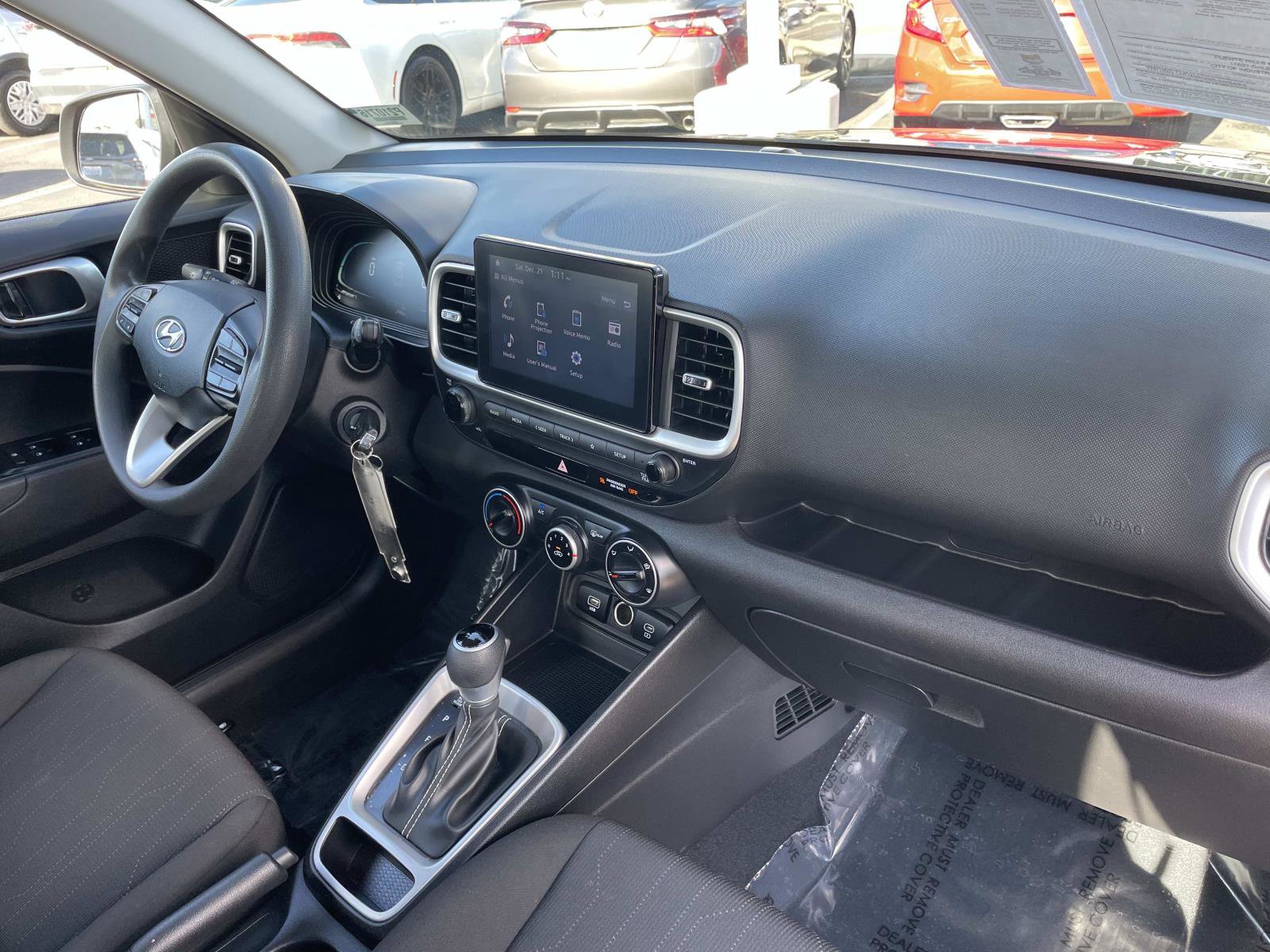 Certified 2023 Hyundai Venue SE image 28