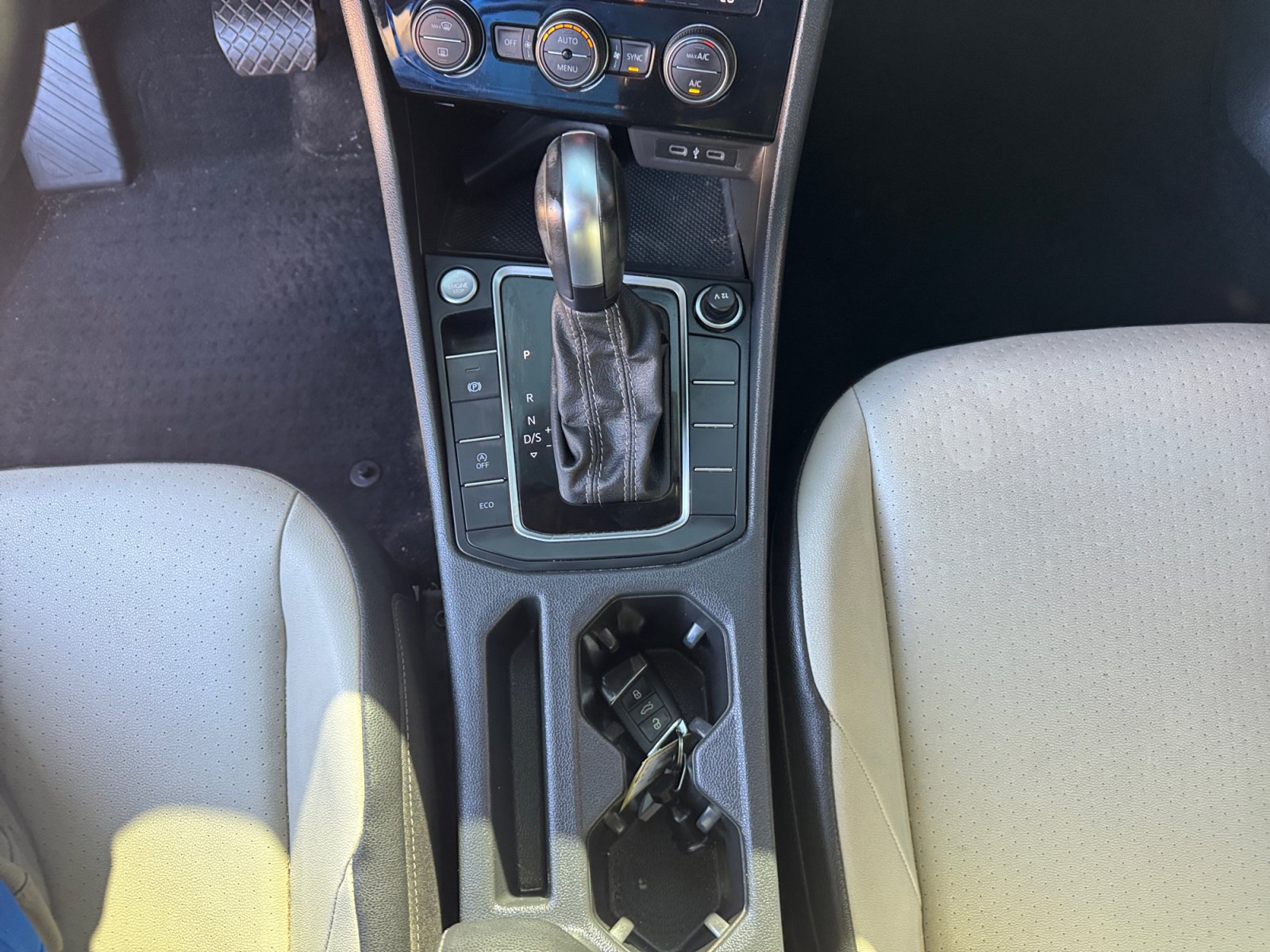Used 2020 Volkswagen Jetta R-Line FWD image 21