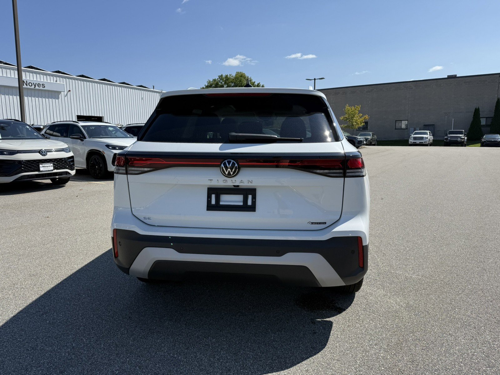 New 2025 Volkswagen Tiguan SE image 4