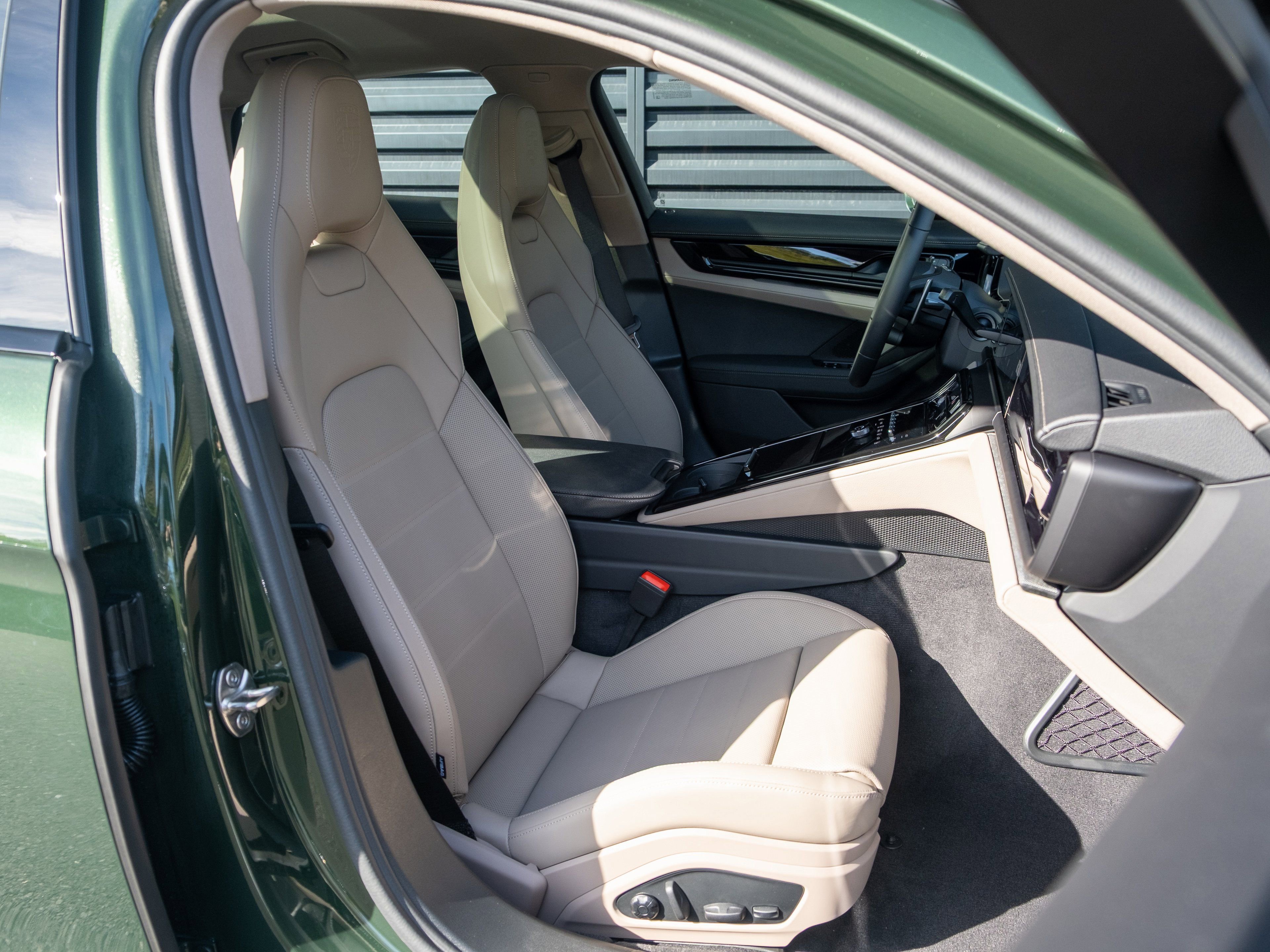 New 2026 Porsche Panamera 4 image 36