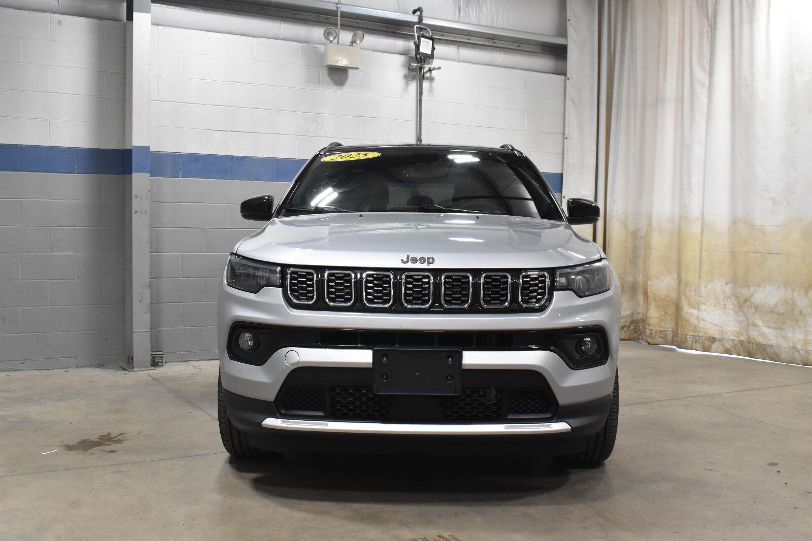 Used 2025 Jeep Compass Limited AWD/4WD image 27