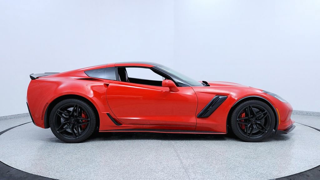 Used 2016 Chevrolet Corvette Z06 w/ 3LZ Preferred Equipment Group image 6