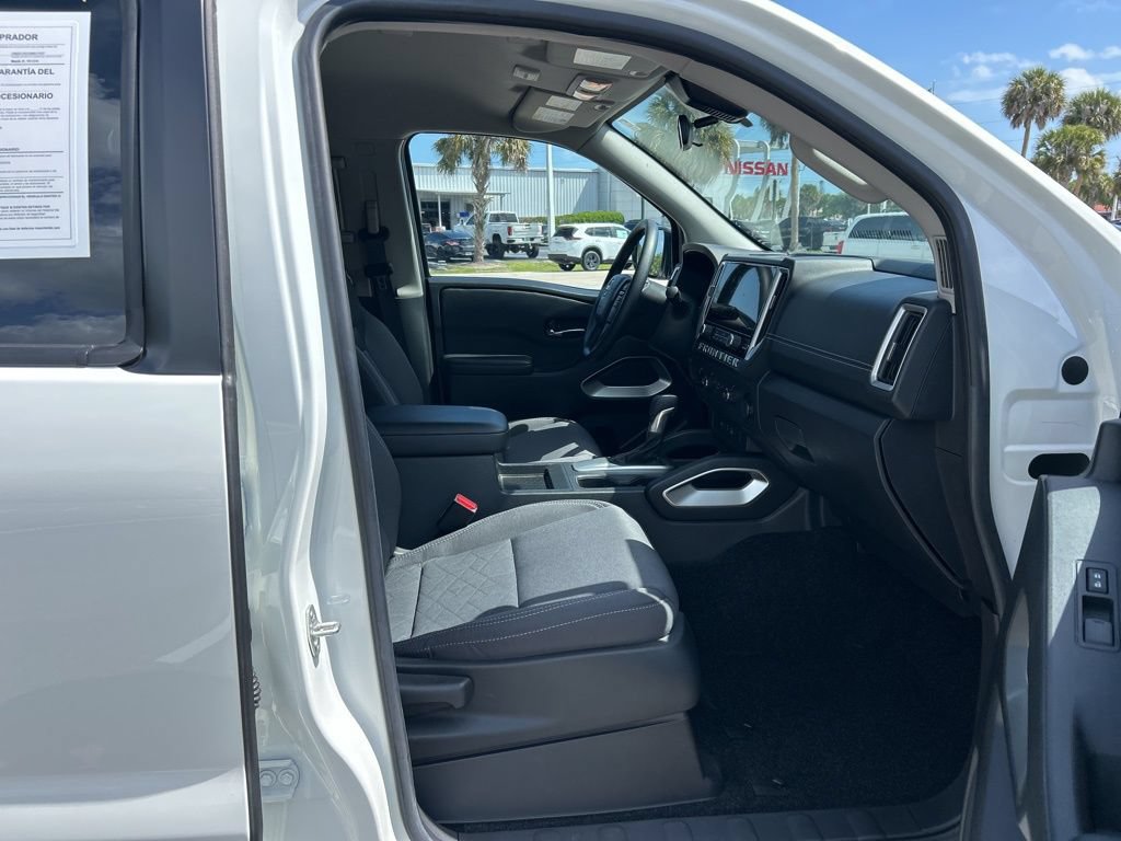 Certified 2025 Nissan Frontier SV AWD/4WD image 42