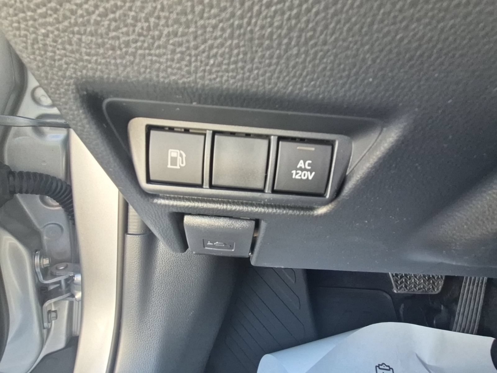 New 2026 Toyota Prius Plug-In Hybrid FWD image 18