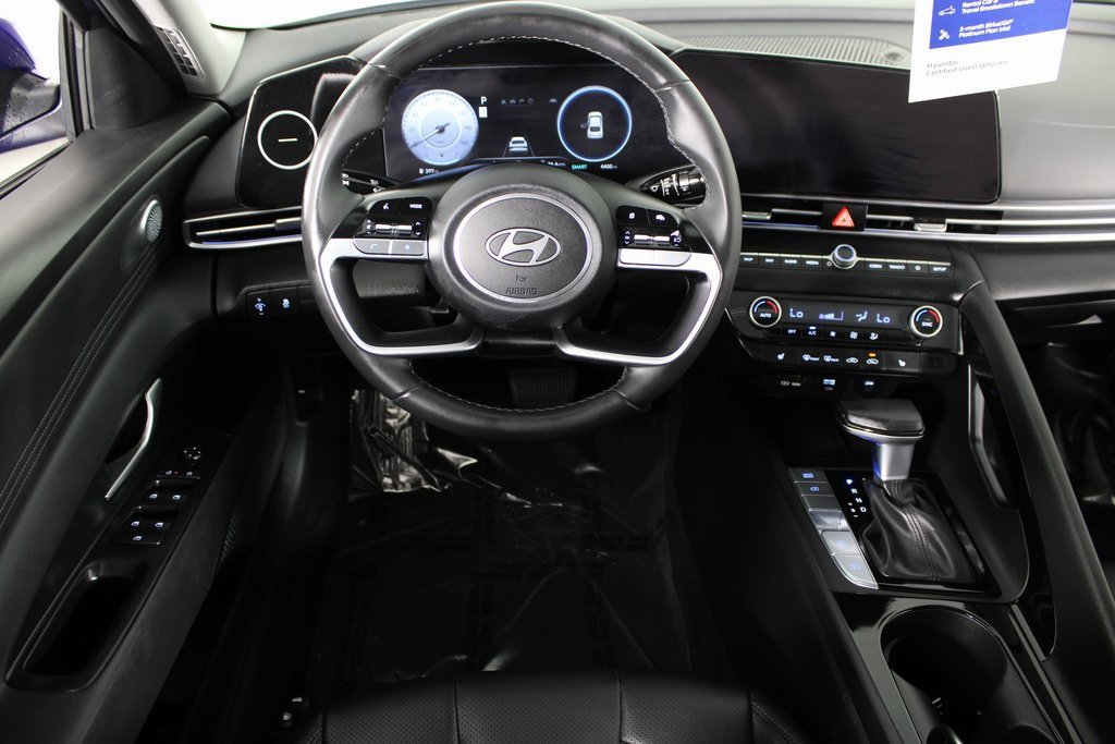 Certified 2025 Hyundai Elantra Limited image 4