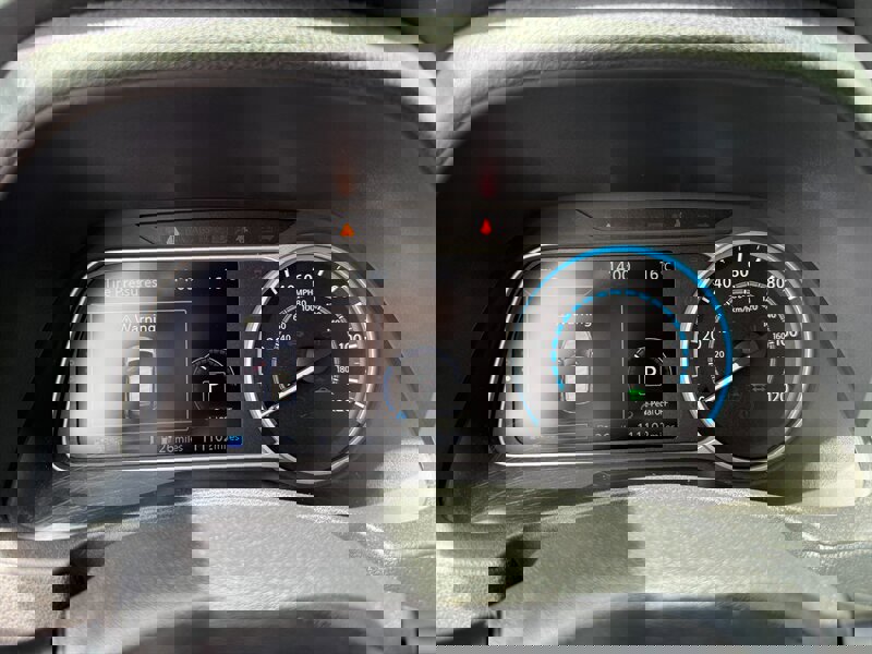 Used 2018 Nissan Leaf SV w/ Protection Package FWD image 18