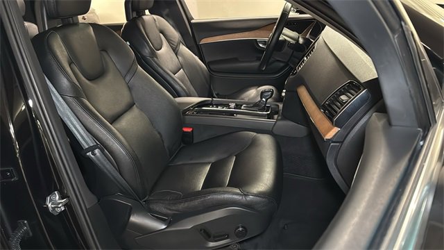 Used 2021 Volvo XC90 T5 Momentum w/ Advanced Package image 13