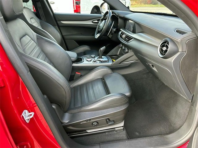 Used 2024 Alfa Romeo Stelvio Veloce image 16