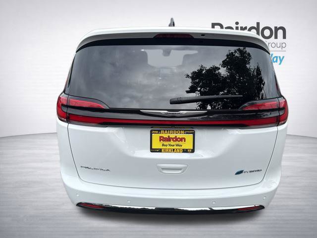 Used 2024 Chrysler Pacifica Limited FWD image 6