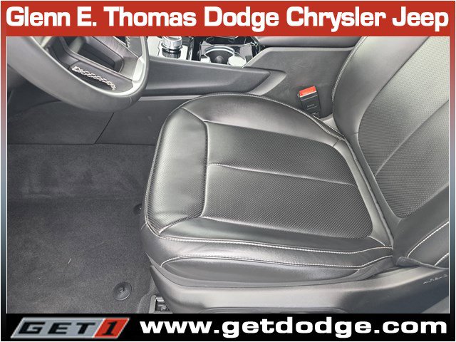 Certified 2023 Jeep Grand Cherokee Limited w/ Luxury Tech Group II RWD image 23