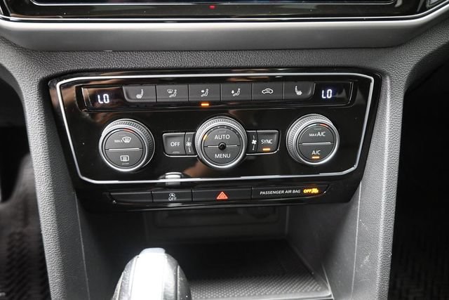 Used 2022 Volkswagen Atlas Cross Sport SE w/ Panoramic Sunroof Package FWD image 9