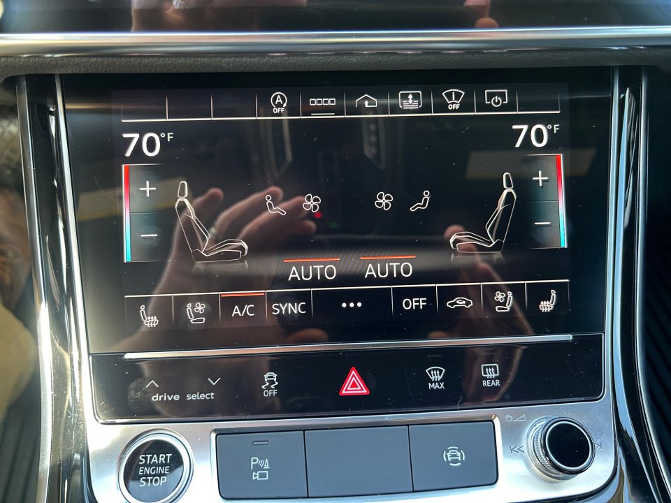 Used 2021 Audi A8 L 3.0T w/ Executive Plus Package image 18