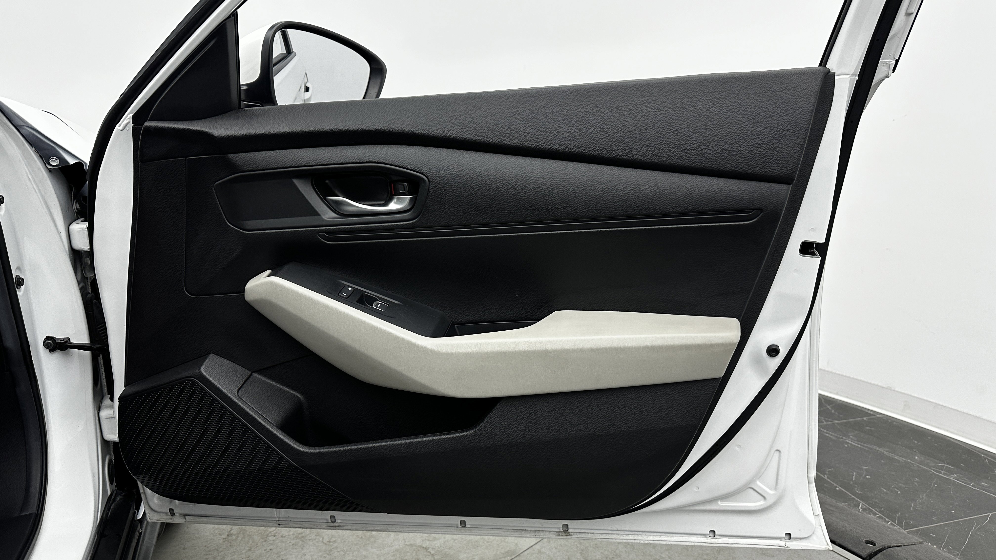 Used 2025 Honda Accord LX image 31