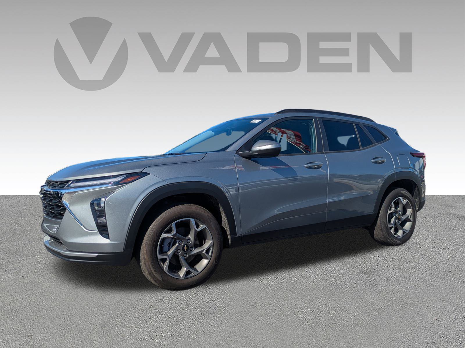 New 2025 Chevrolet Trax LT w/ Driver Confidence Package FWD video 2