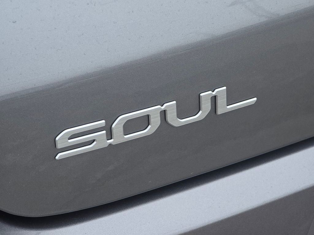 Used 2025 Kia Soul LX image 15