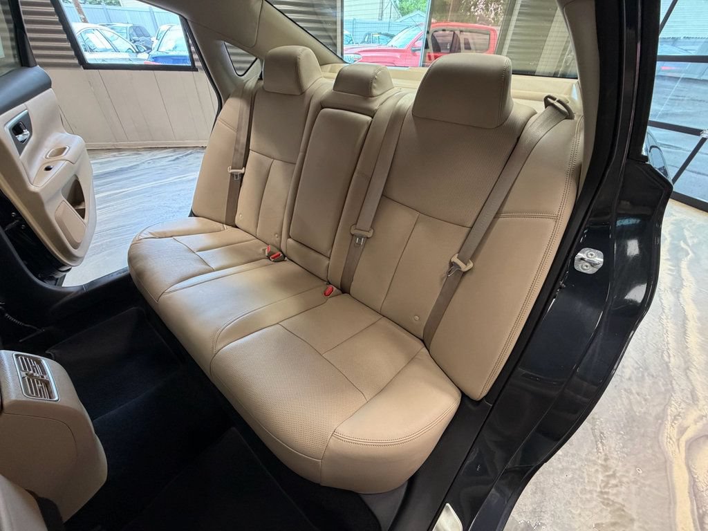 Used 2017 Nissan Altima 3.5 SL w/ 3.5SL Technology Package FWD image 6