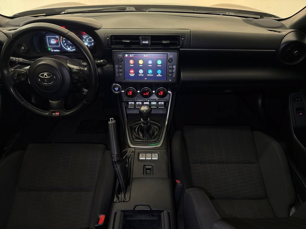 Used 2022 Toyota GR86 RWD image 11