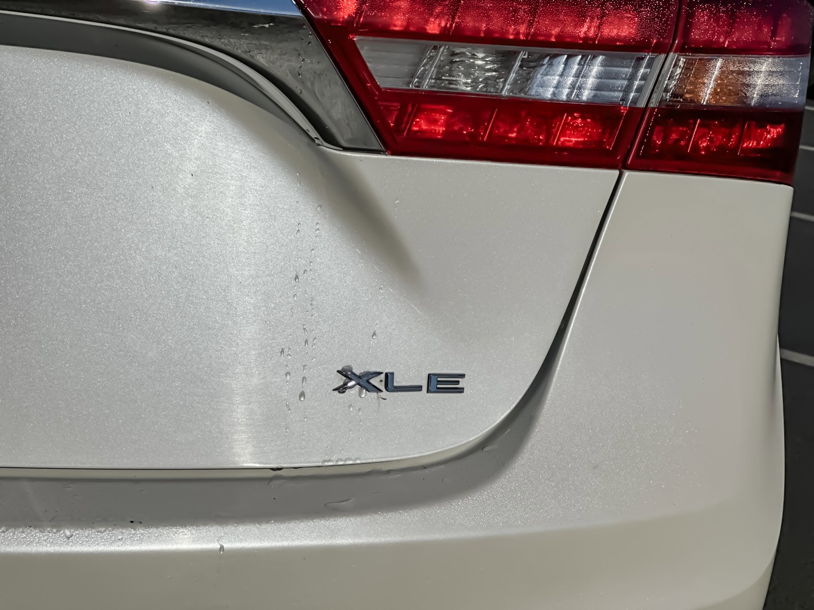 Used 2018 Toyota Avalon XLE Plus image 26