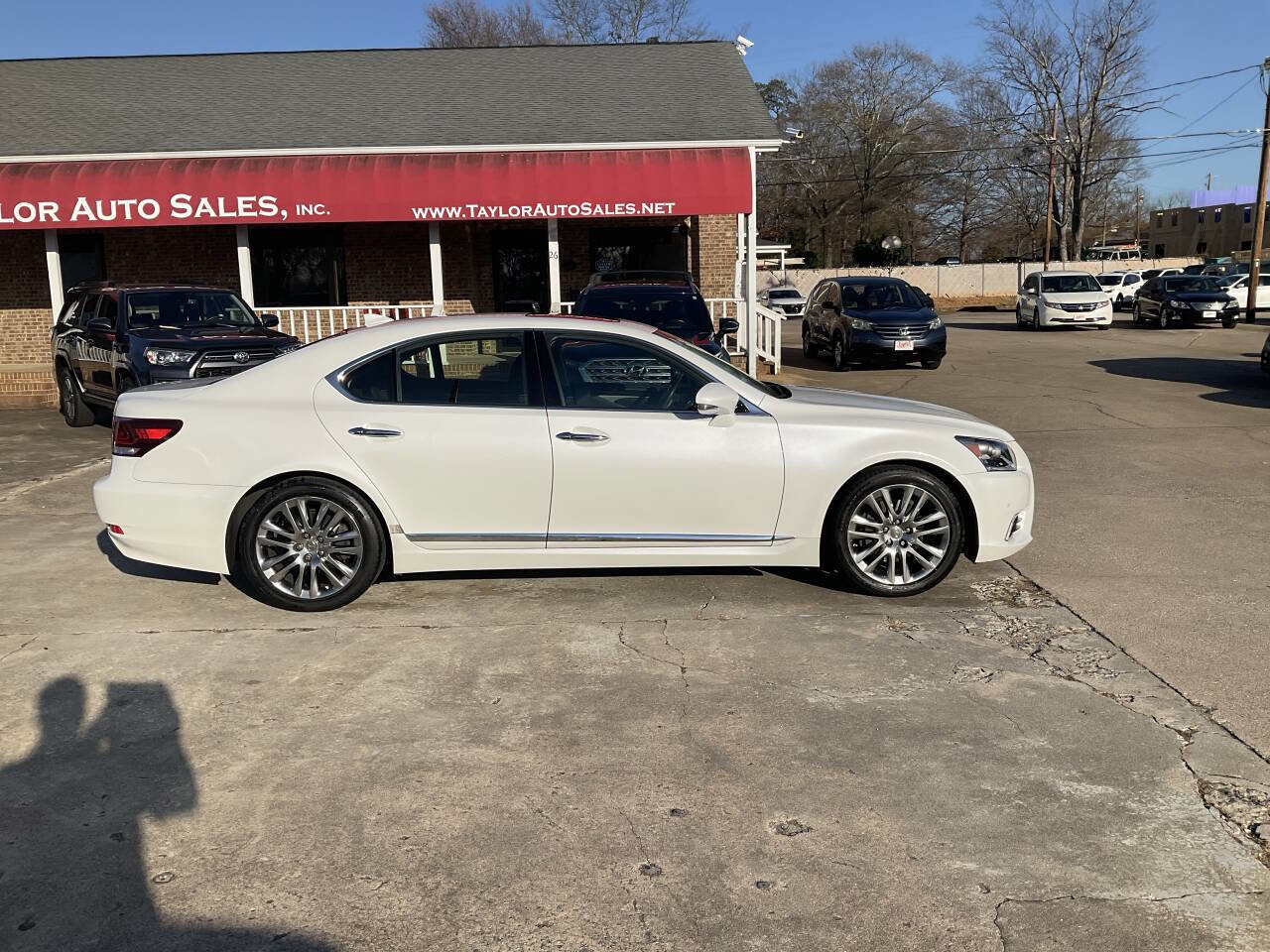 Used 2014 Lexus LS 460 w/ Comfort Package image 2