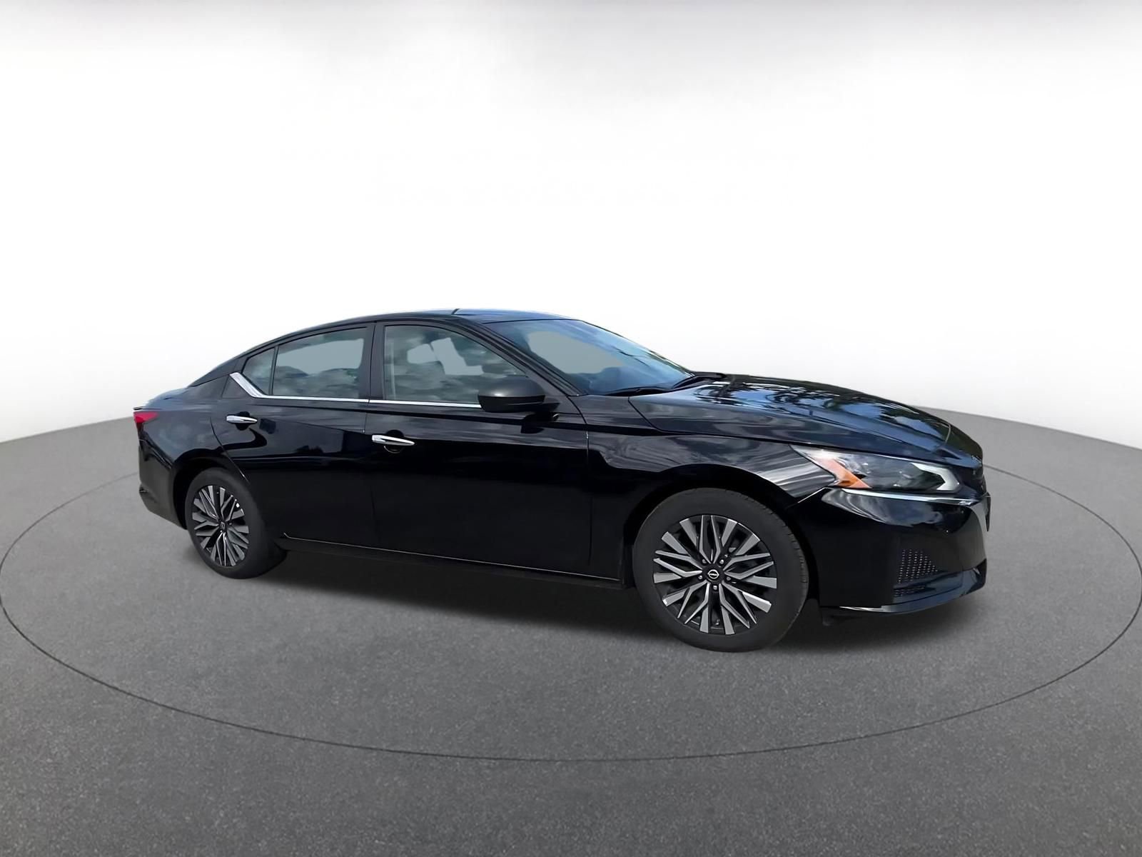 Used 2025 Nissan Altima 2.5 SV FWD video 2