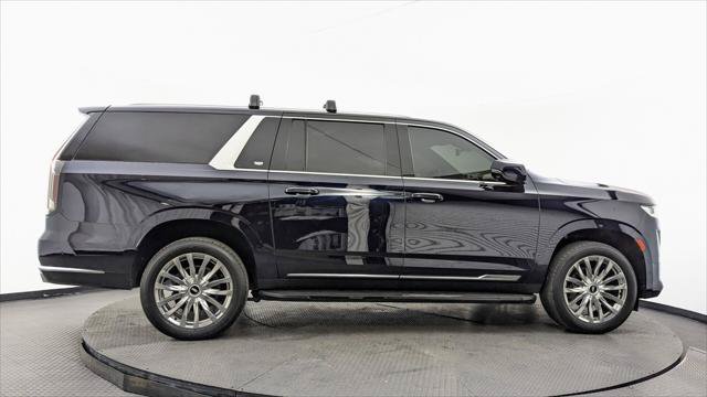 Used 2022 Cadillac Escalade ESV Premium Luxury AWD/4WD image 9