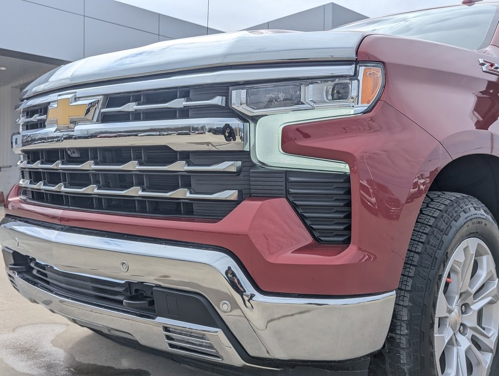 Used 2022 Chevrolet Silverado 1500 LTZ w/ LTZ Premium Package image 14